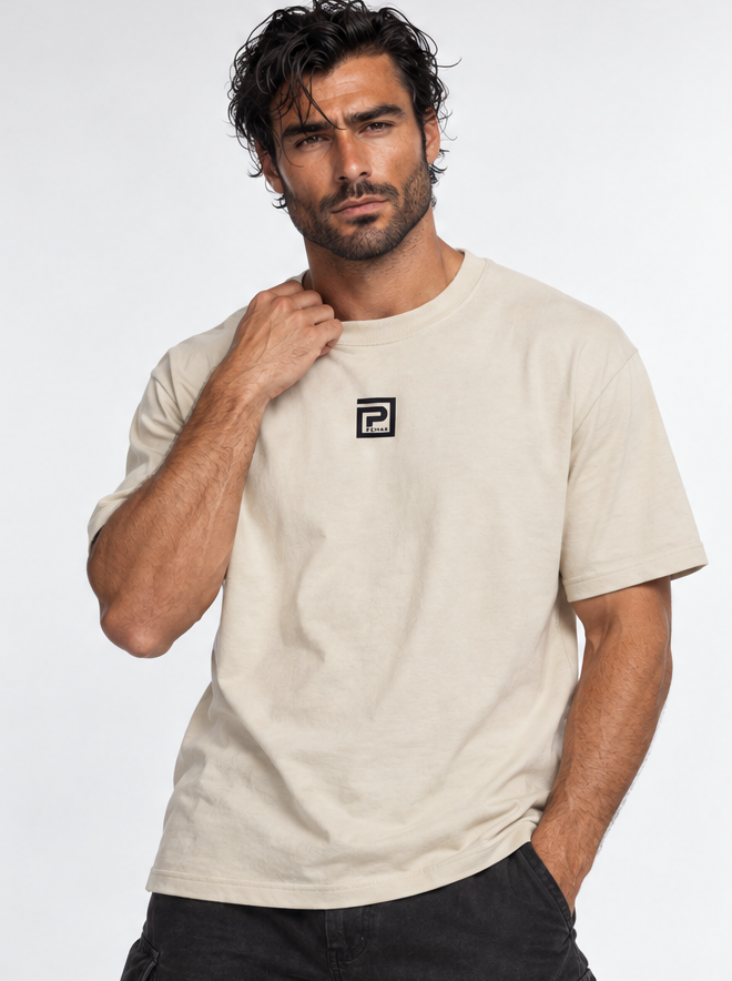 Faith Over Fear Beige - frontal con modelo